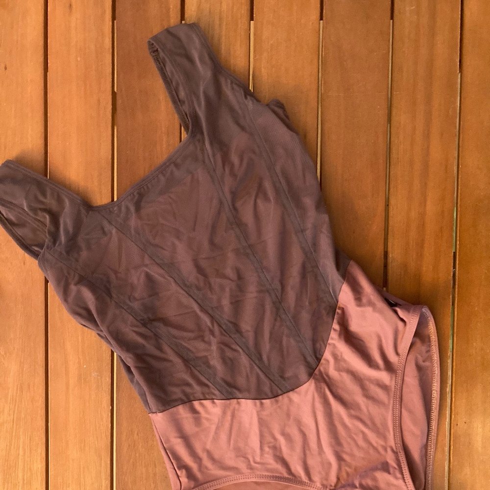 Bodile Leotard, Sofia style (Rosewood Twilight color)